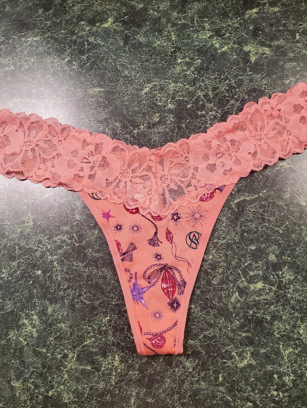 VS Lacy Thong